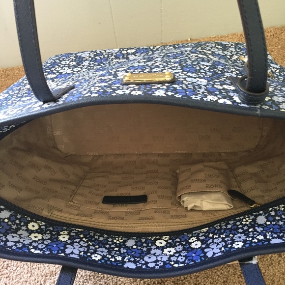 Michael Kors Navy Floral Emry Tote - Picture 7 of 8